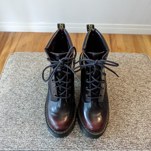 Dr. Martens Persephone Boots, US 7 - Picture 3 of 12
